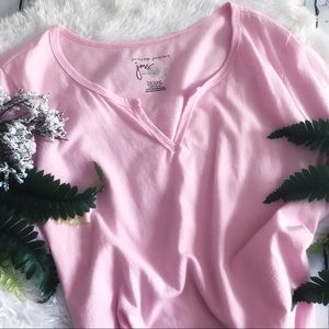 🎈3/$10🎈➕{jms} Pink Split Neck T-Shirt